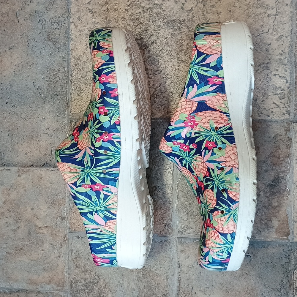 Dansko Kane tropical pineapple molded clogs size 40 (9.5-10) - Picture 3 of 10